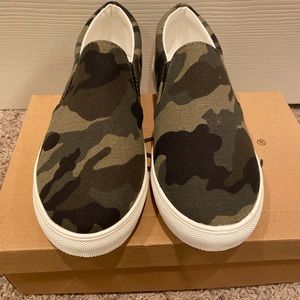 La Sheelah Camo Sneakers